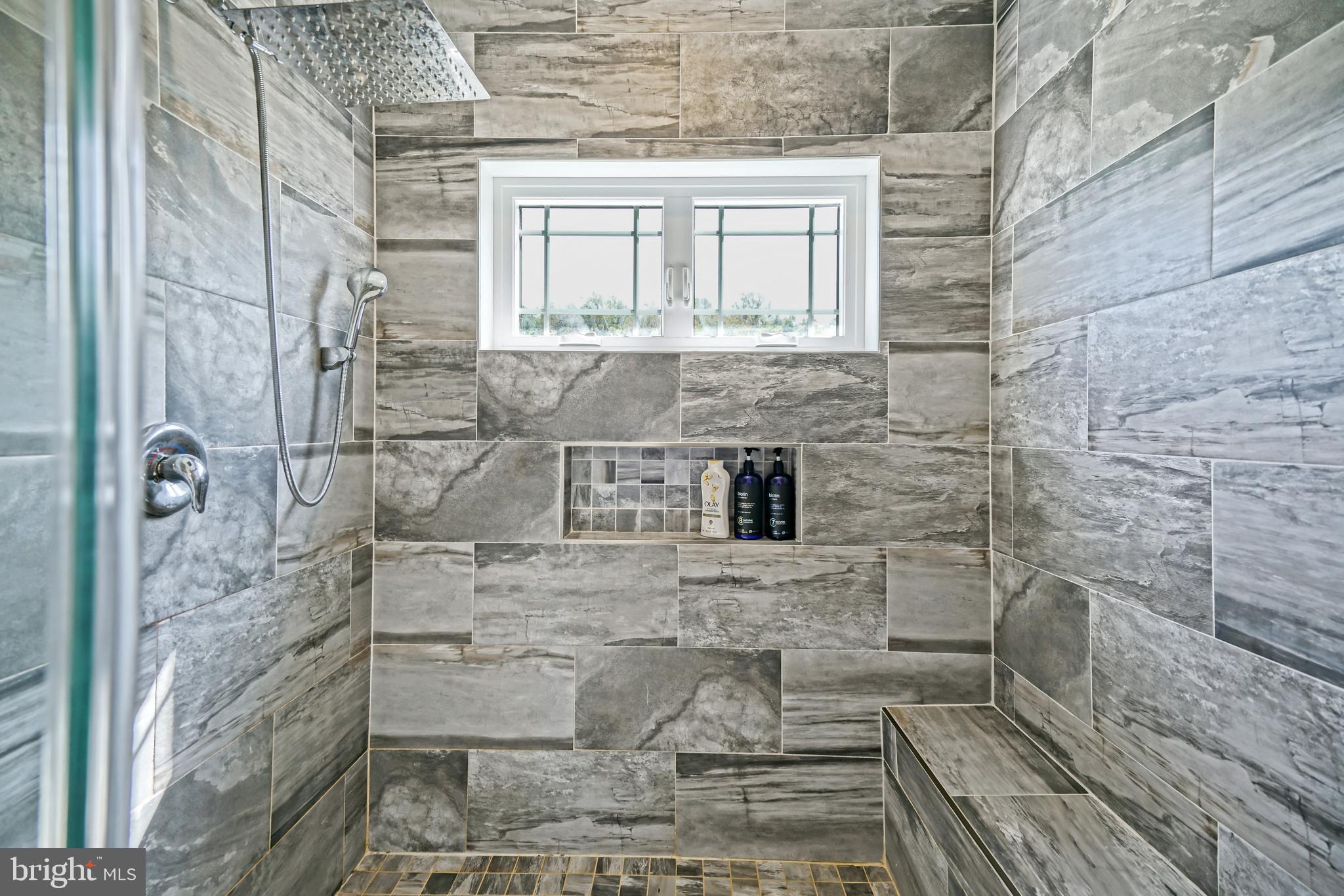 PINTAIL POINTE - Residential