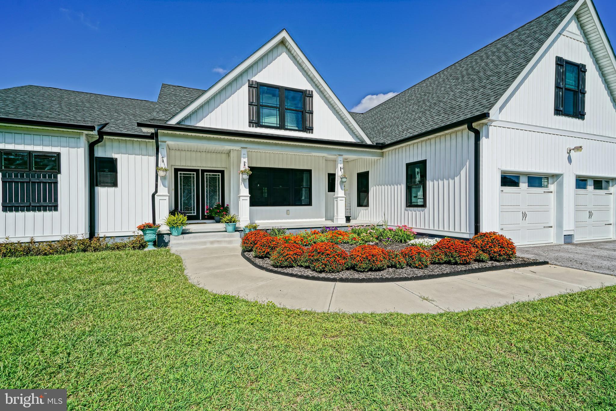 PINTAIL POINTE - Residential