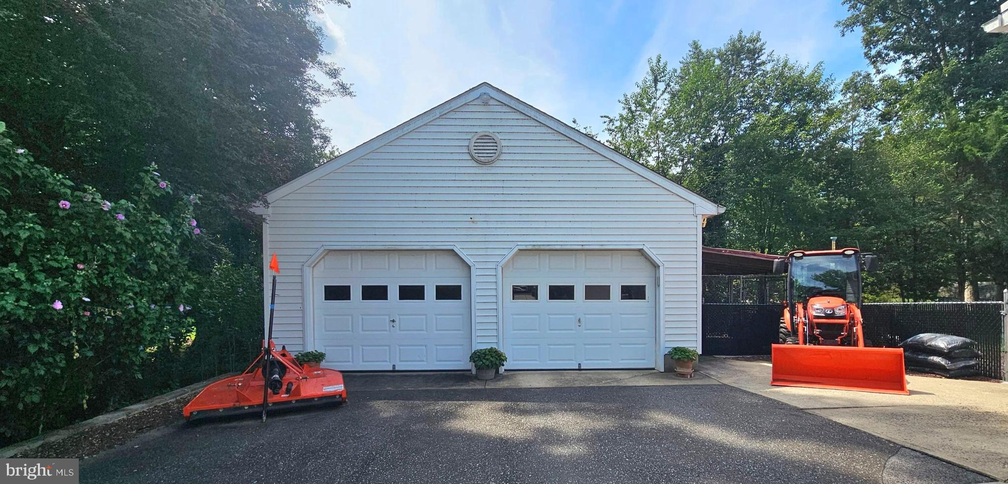 3 SEVILLE DRIVE