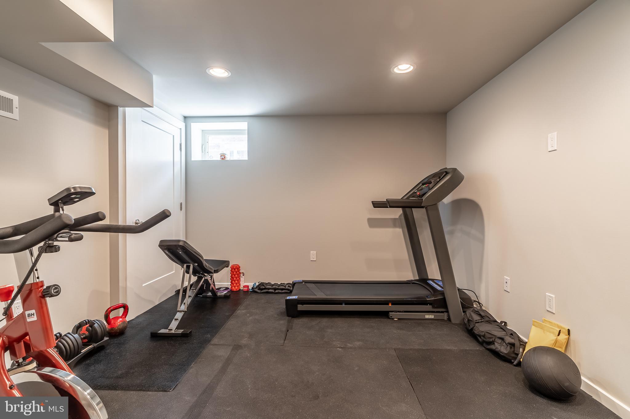 POINT BREEZE - Residential