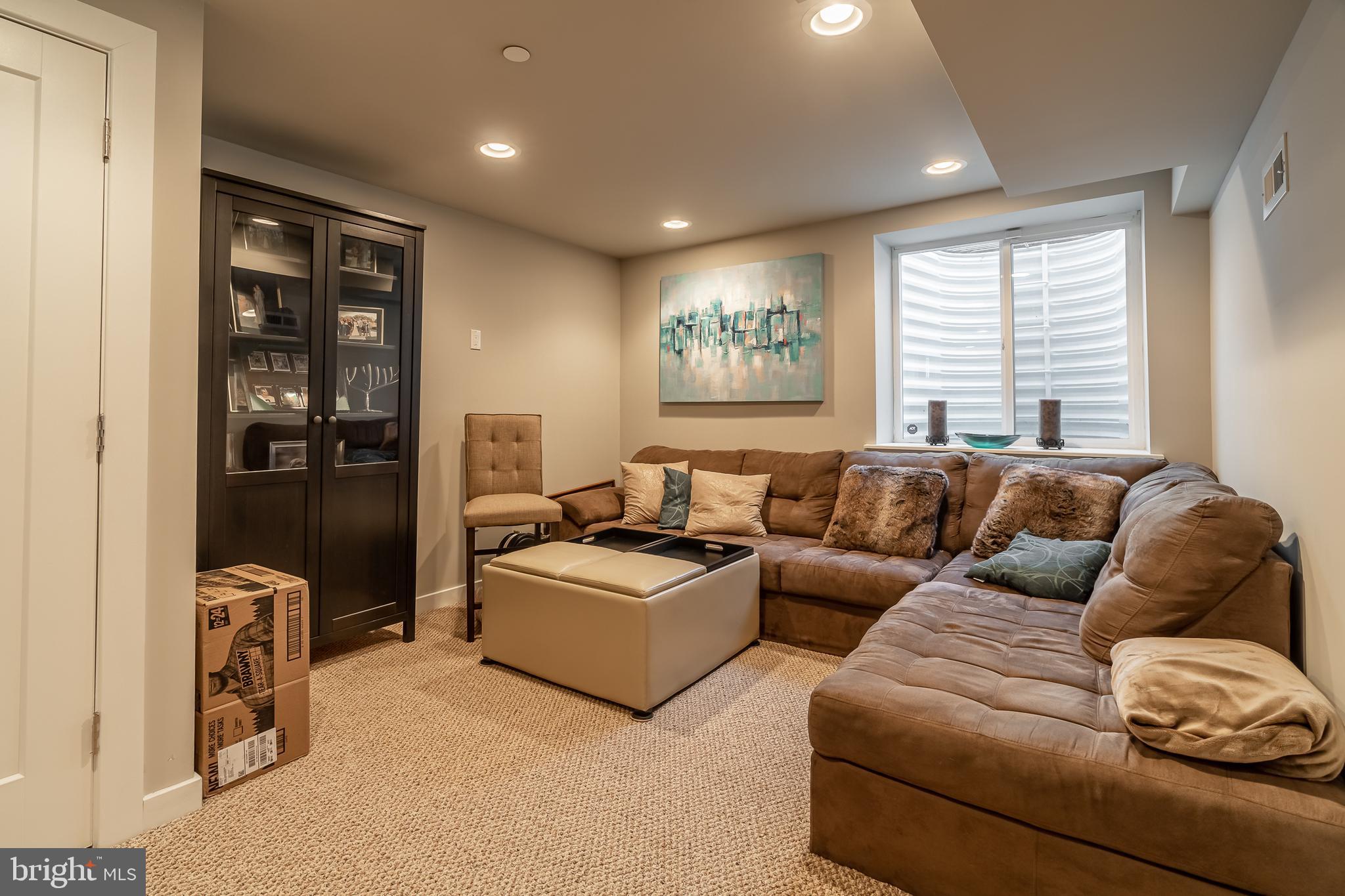 POINT BREEZE - Residential