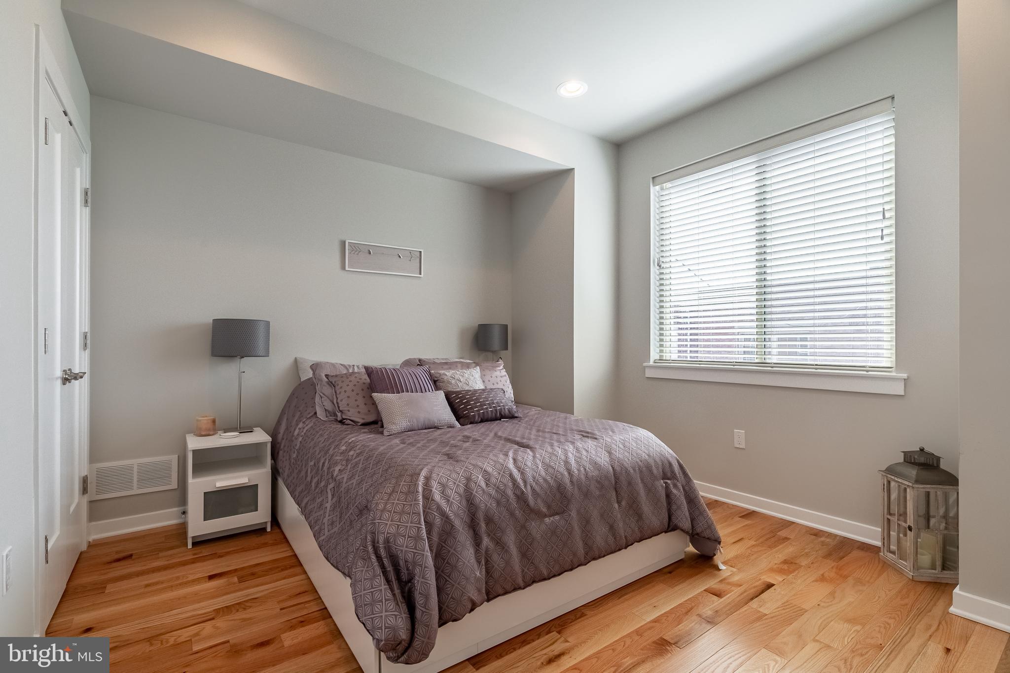 POINT BREEZE - Residential