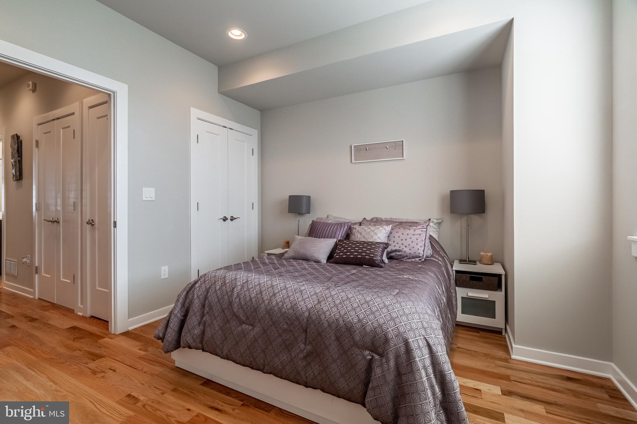 POINT BREEZE - Residential