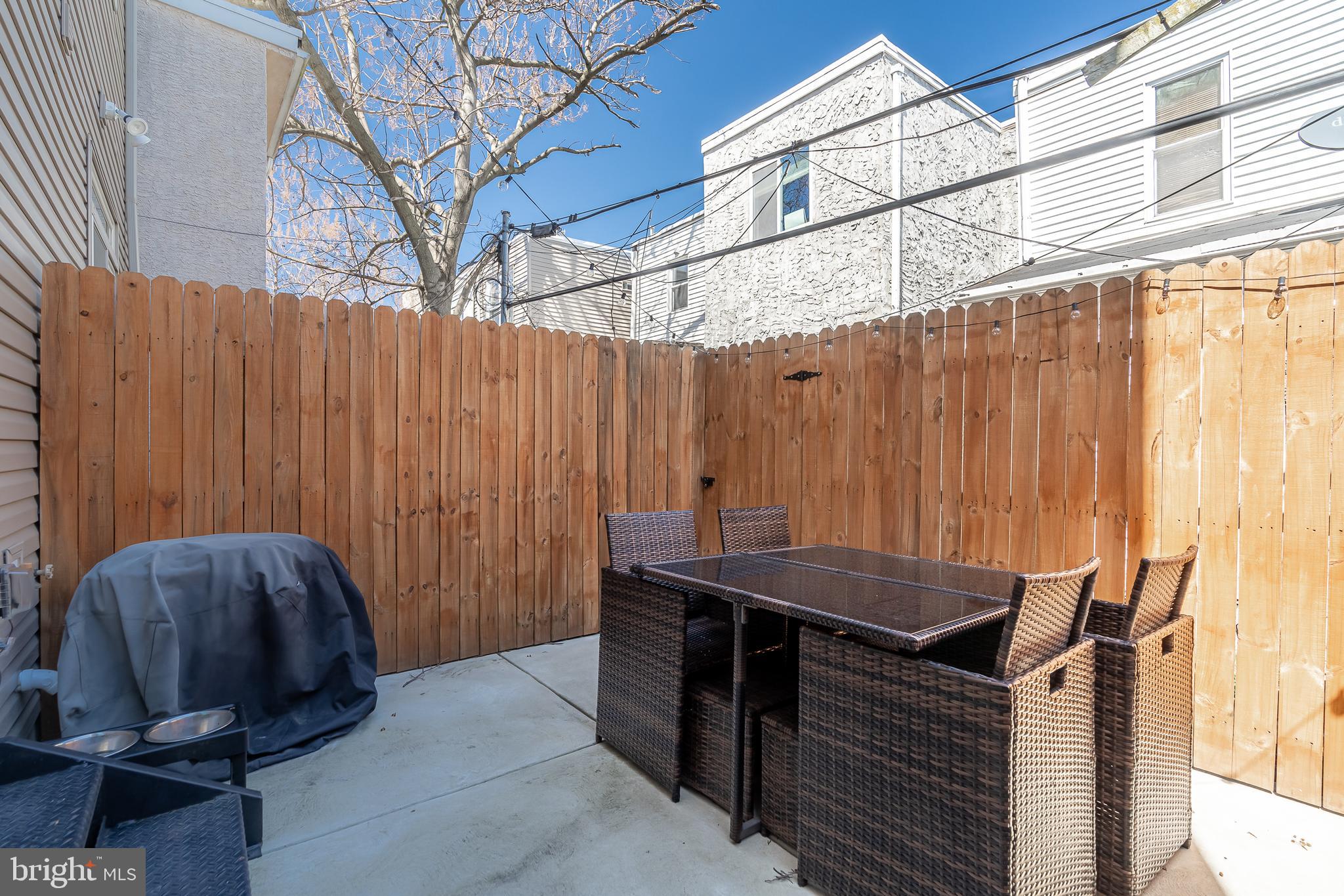 POINT BREEZE - Residential