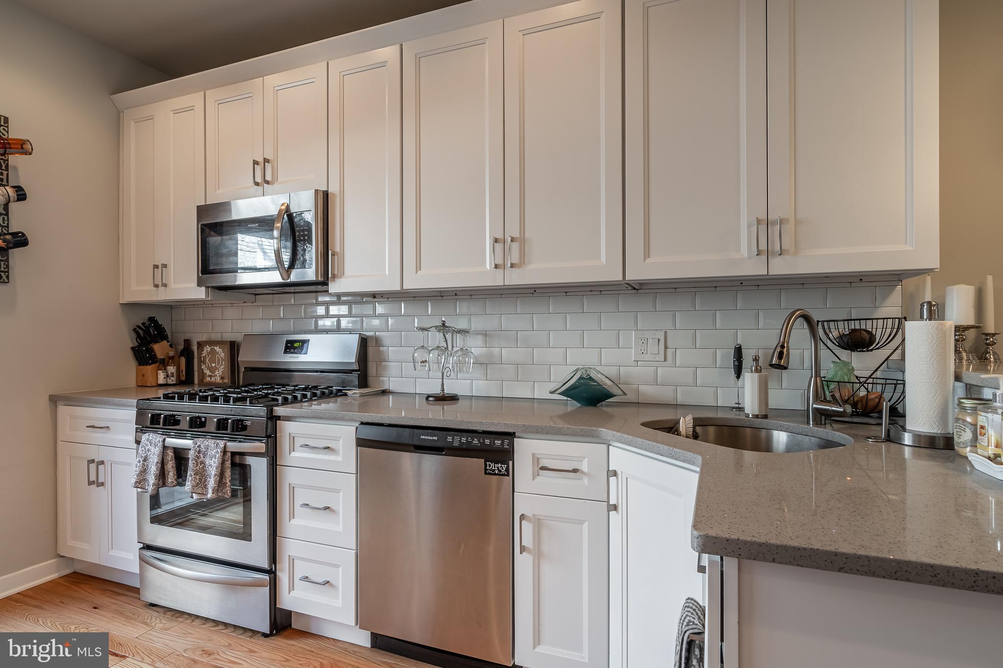 POINT BREEZE - Residential