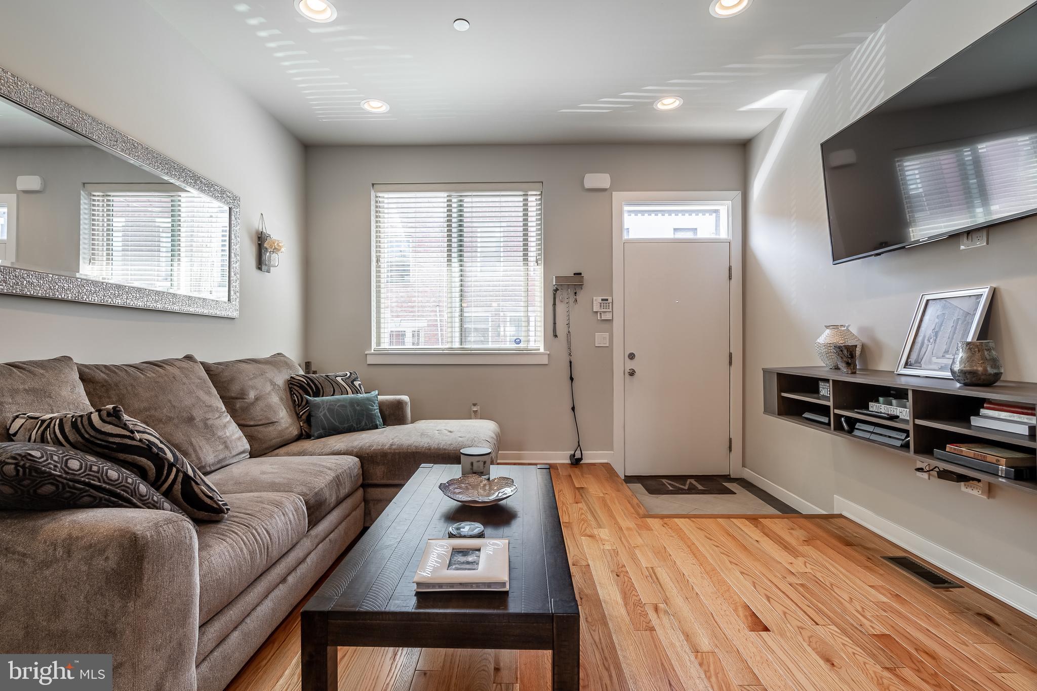 POINT BREEZE - Residential