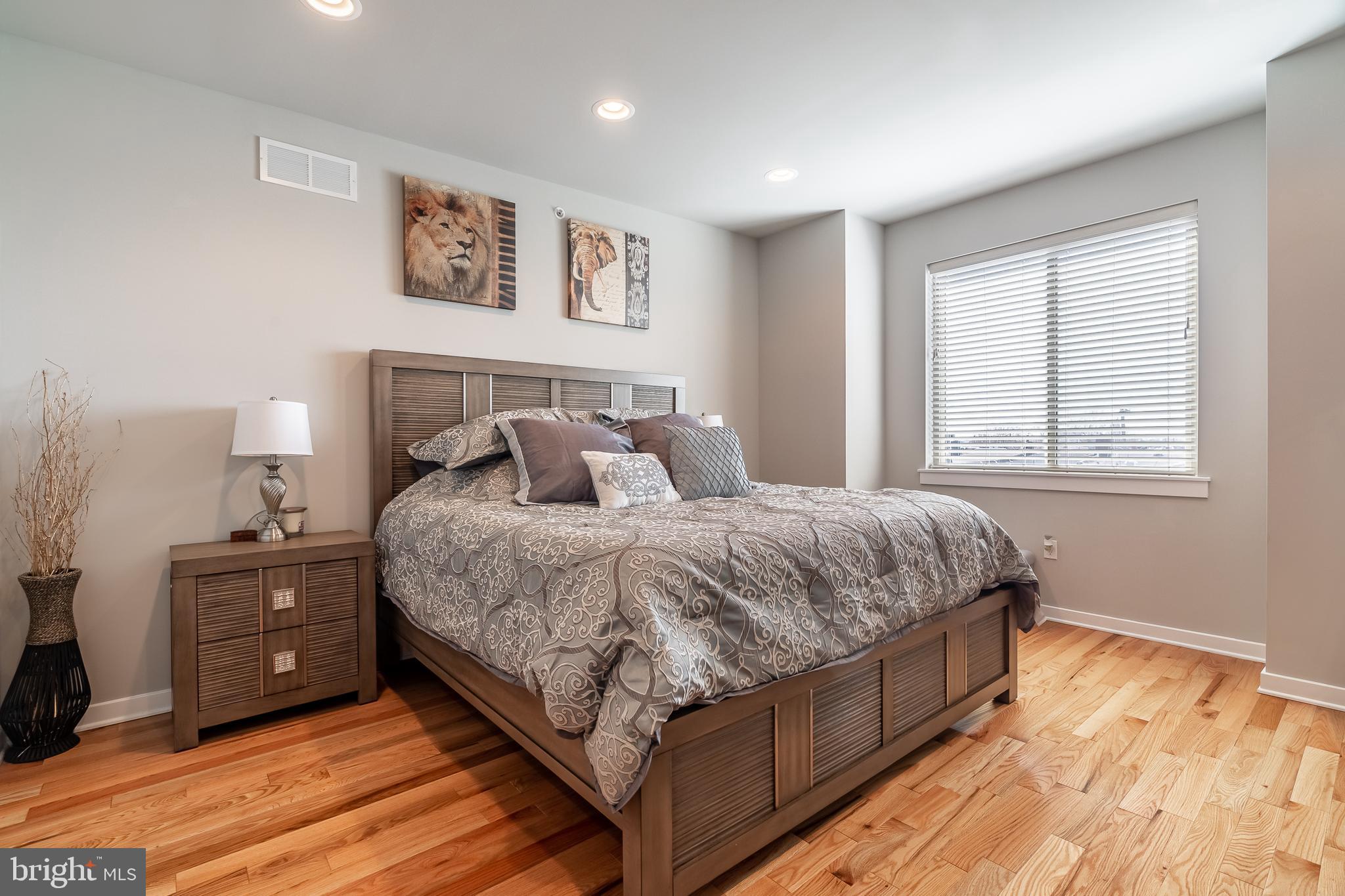 POINT BREEZE - Residential