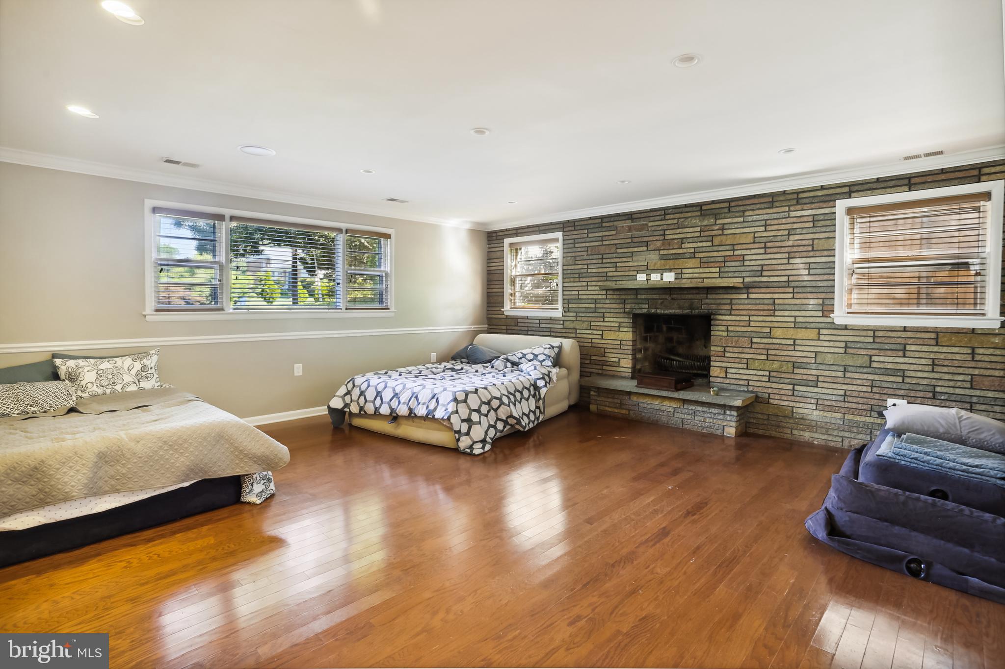 BURNT MILLS MANOR - Residential Lease