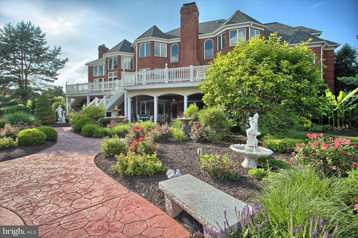 MACGREGOR DOWNS - Residential