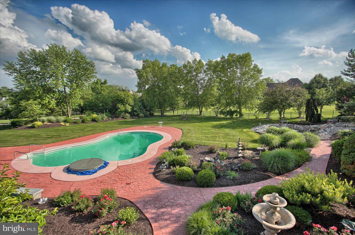 MACGREGOR DOWNS - Residential