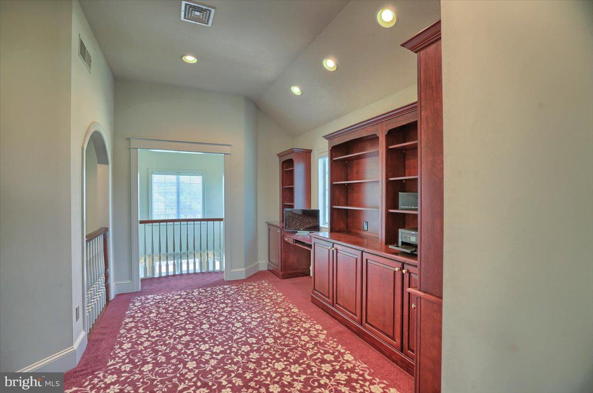 MACGREGOR DOWNS - Residential