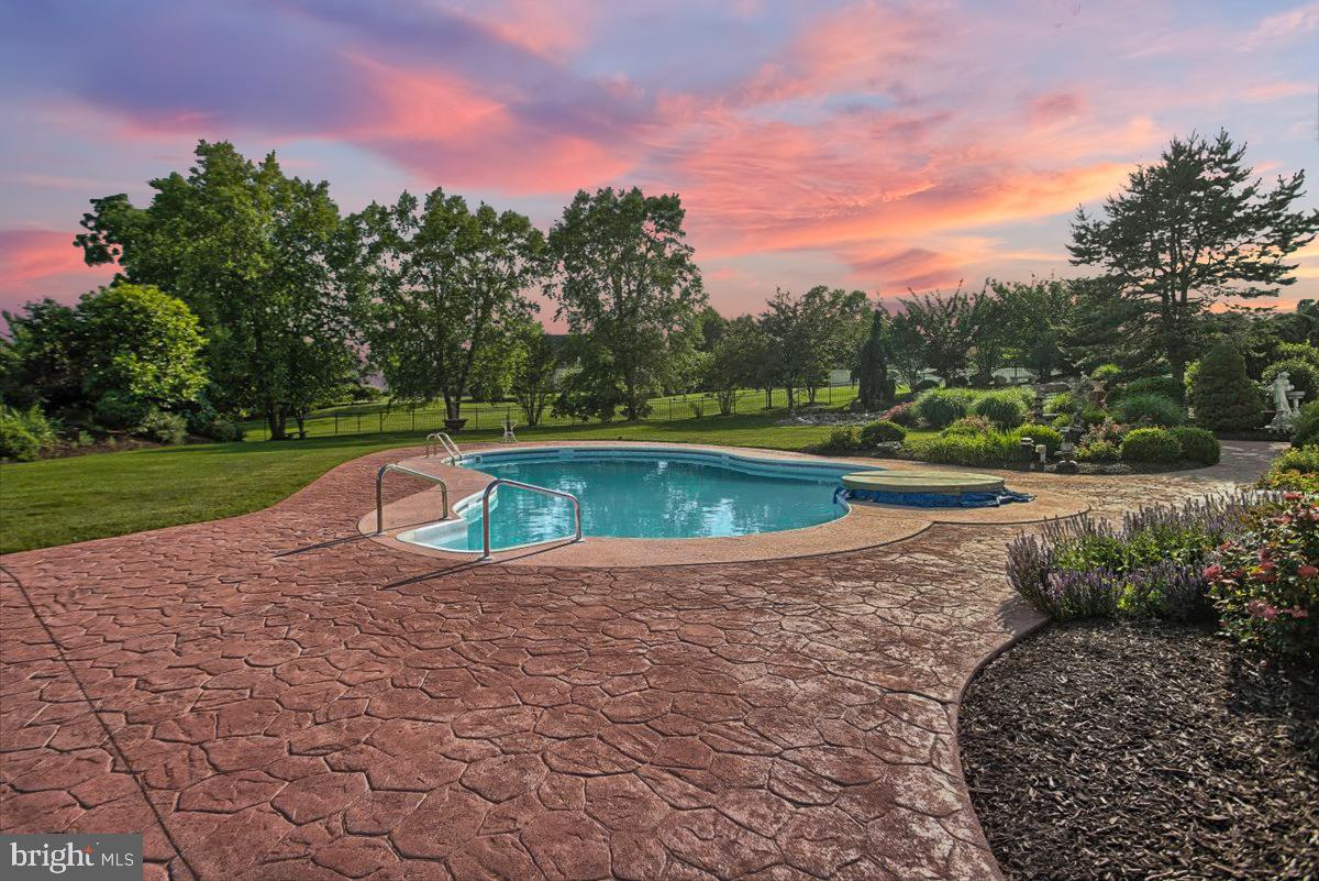 MACGREGOR DOWNS - Residential