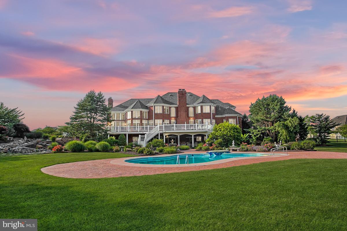 MACGREGOR DOWNS - Residential