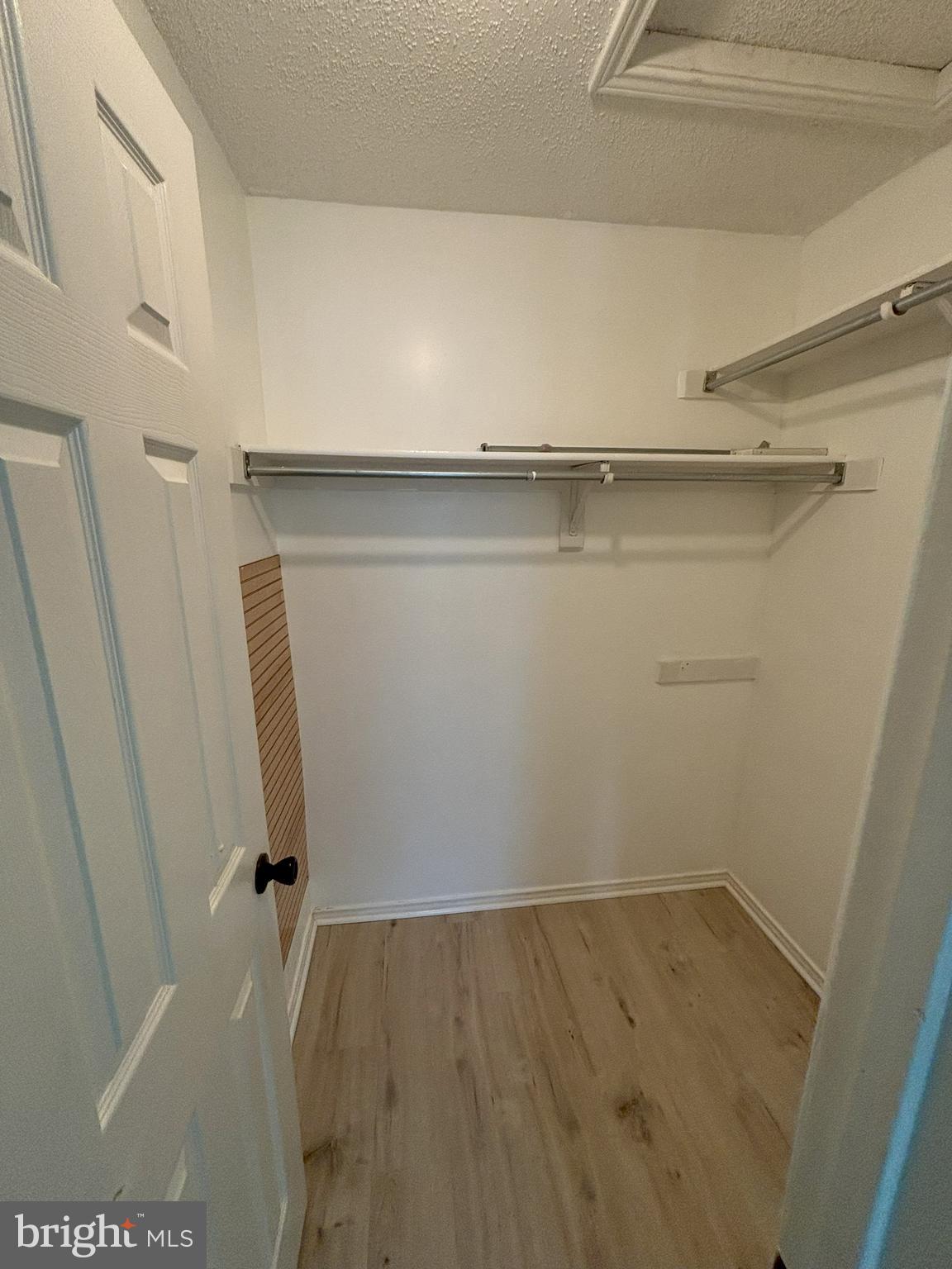 ASHBURN FARM - Residential Lease