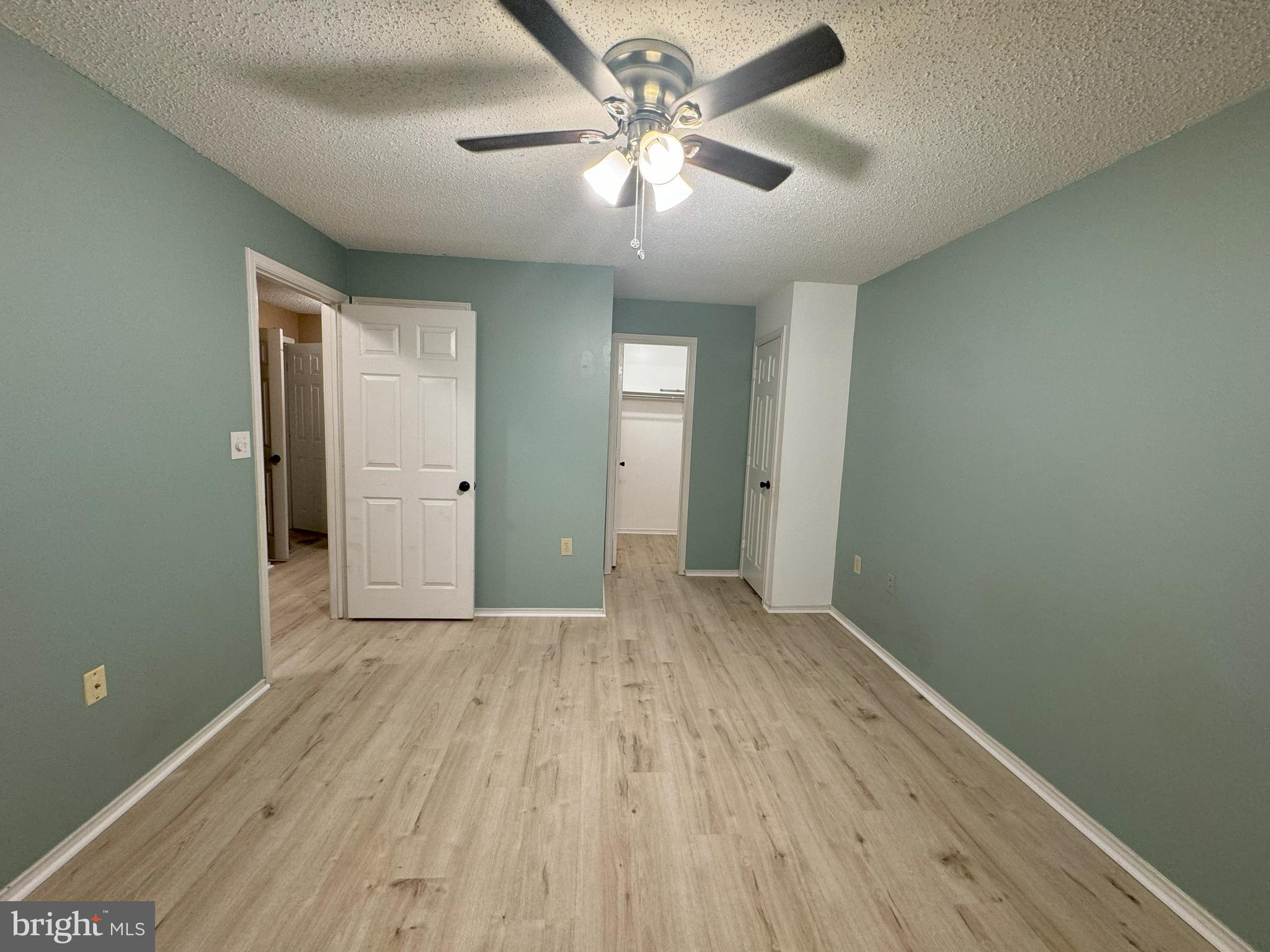 ASHBURN FARM - Residential Lease