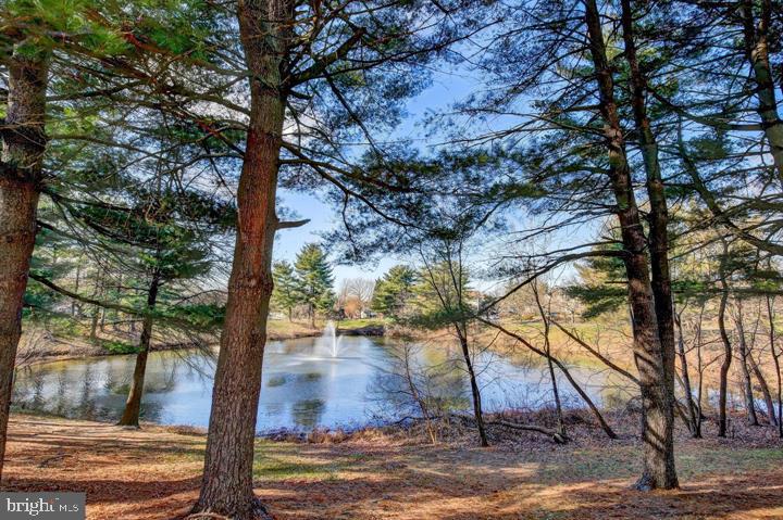 CROFTON MEWS CONDO - Residential Lease