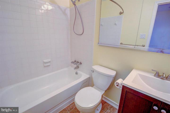 CROFTON MEWS CONDO - Residential Lease