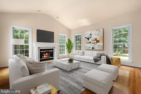 8036 Holland Road, Alexandria, VA MLS: VAFX2216364