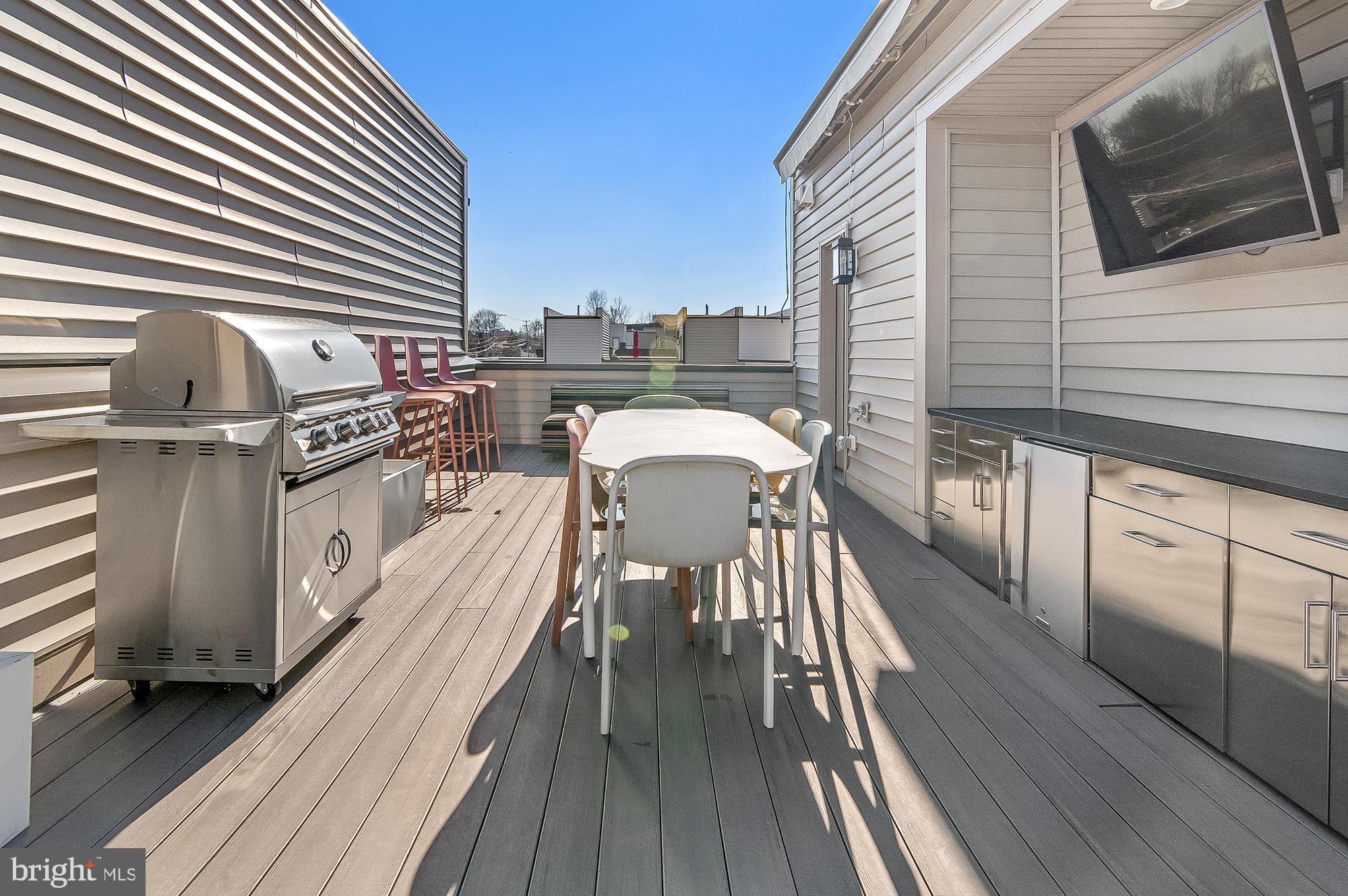 UNION PARK AT MCLEAN - Residential