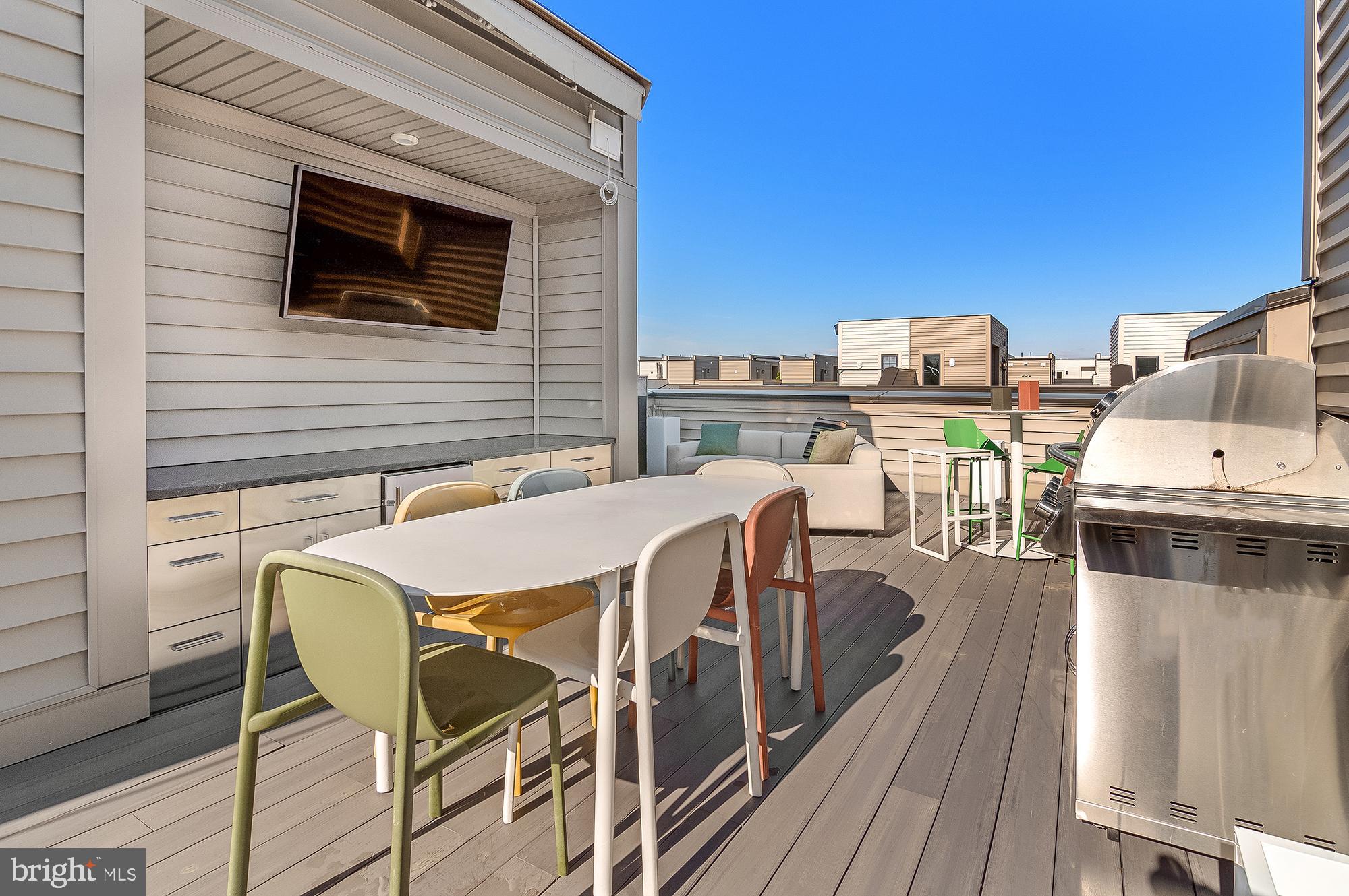 UNION PARK AT MCLEAN - Residential