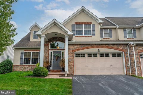 Photo of 105 Baneberry Lane #55, LITITZ, PA 17543 (MLS # PALA2077622)