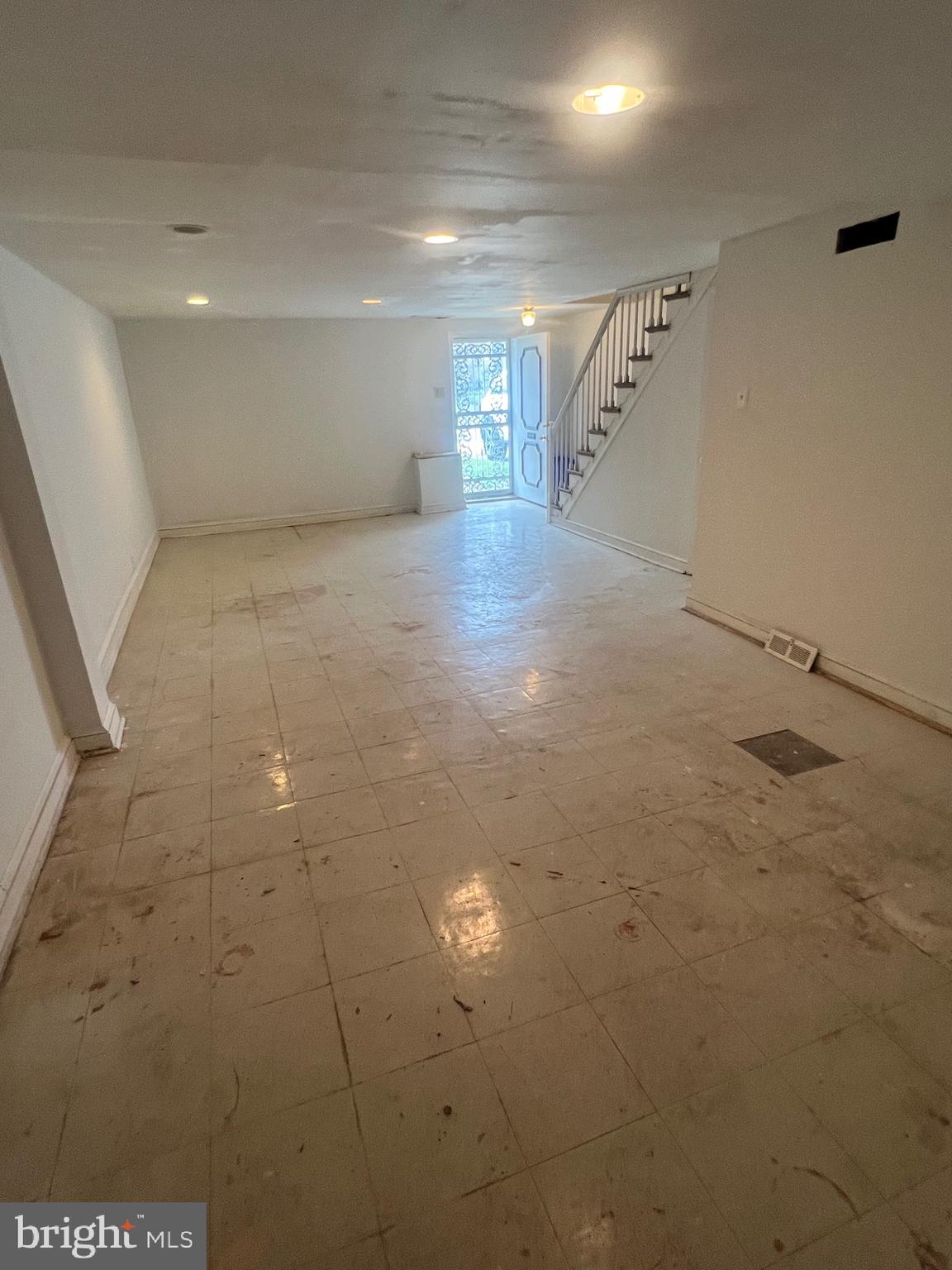 WEST OAK LANE - Residential