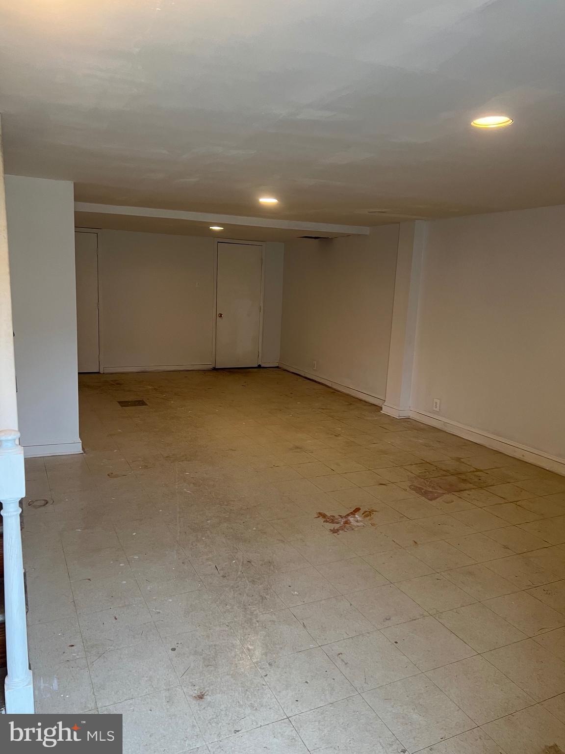 WEST OAK LANE - Residential