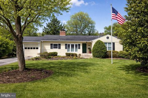 Photo of 9220 Forest Haven Drive, ALEXANDRIA, VA 22309 (MLS # VAFX2297180)