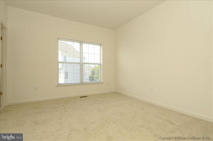 LAKELANDS - Residential Lease