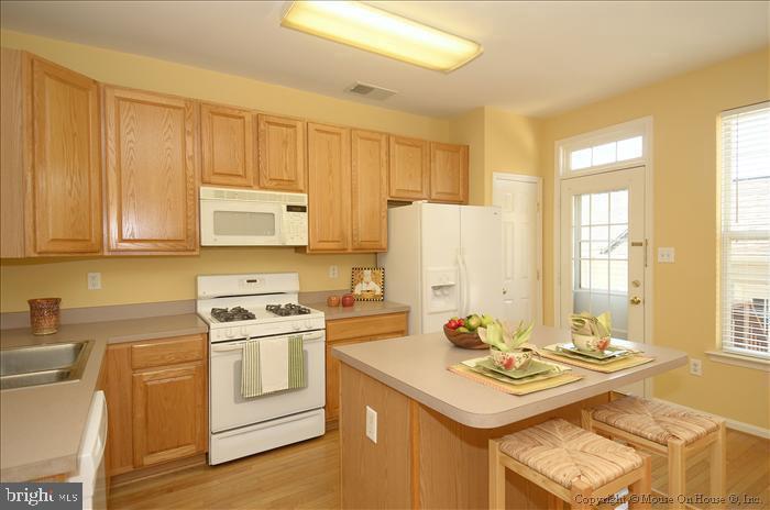 LAKELANDS - Residential Lease