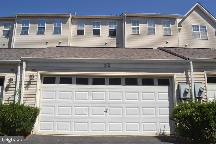 LAKELANDS - Residential Lease