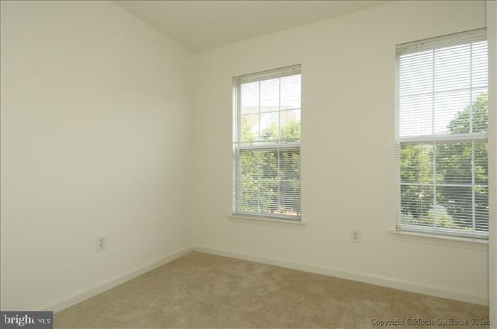 LAKELANDS - Residential Lease