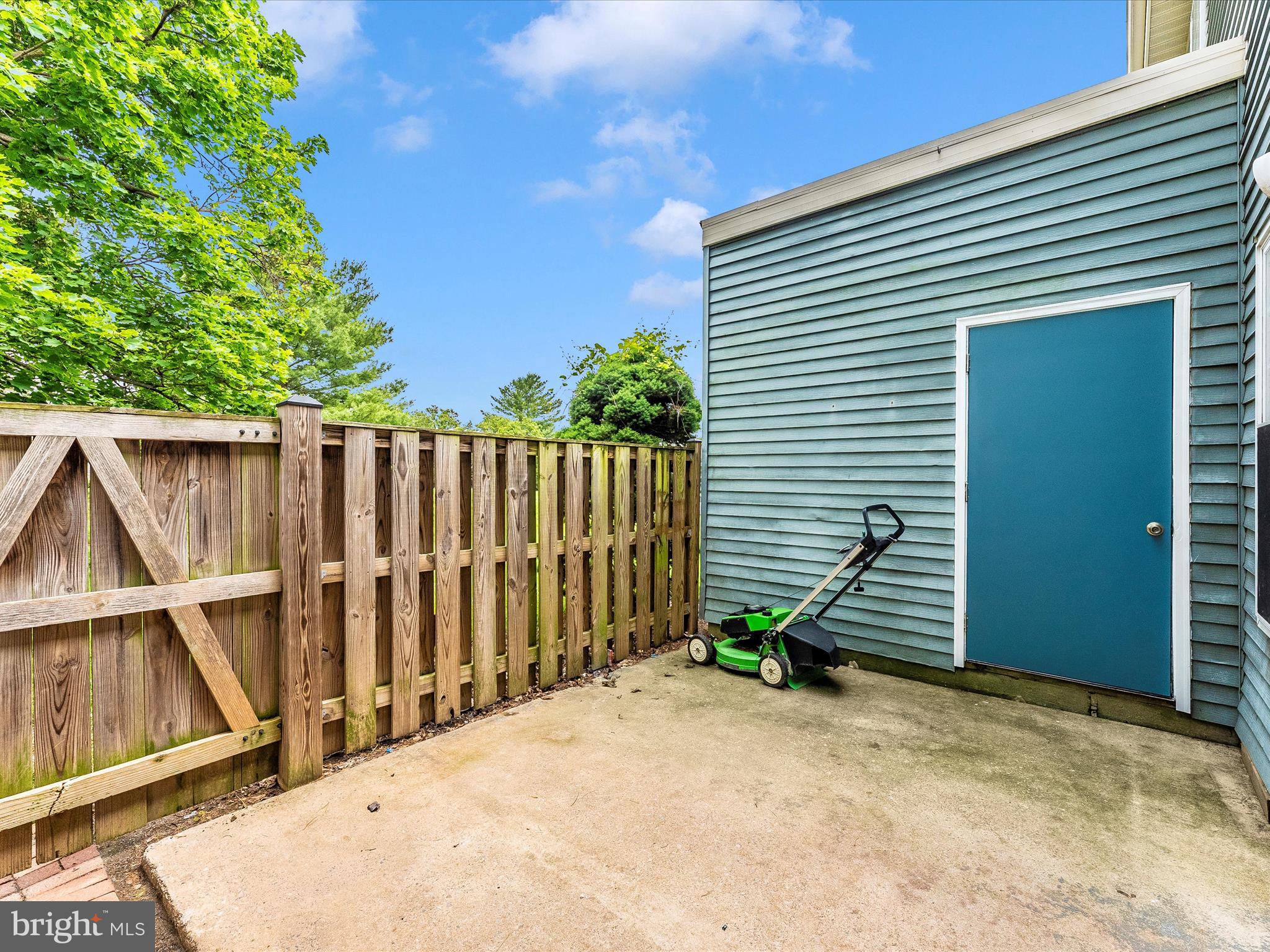 CRESTWOOD VILLAGE - Residential