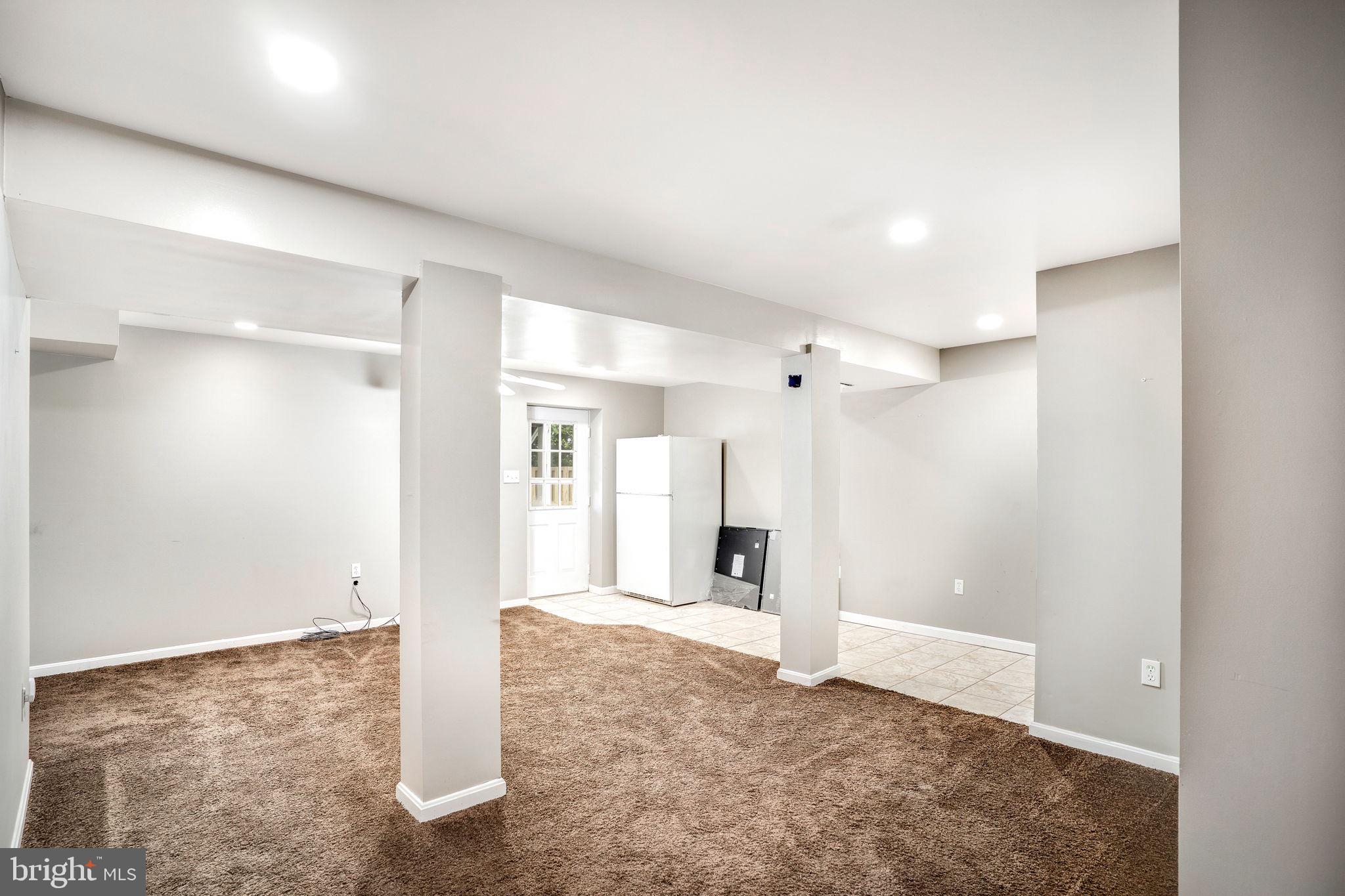 WAKELAND MANOR - Residential