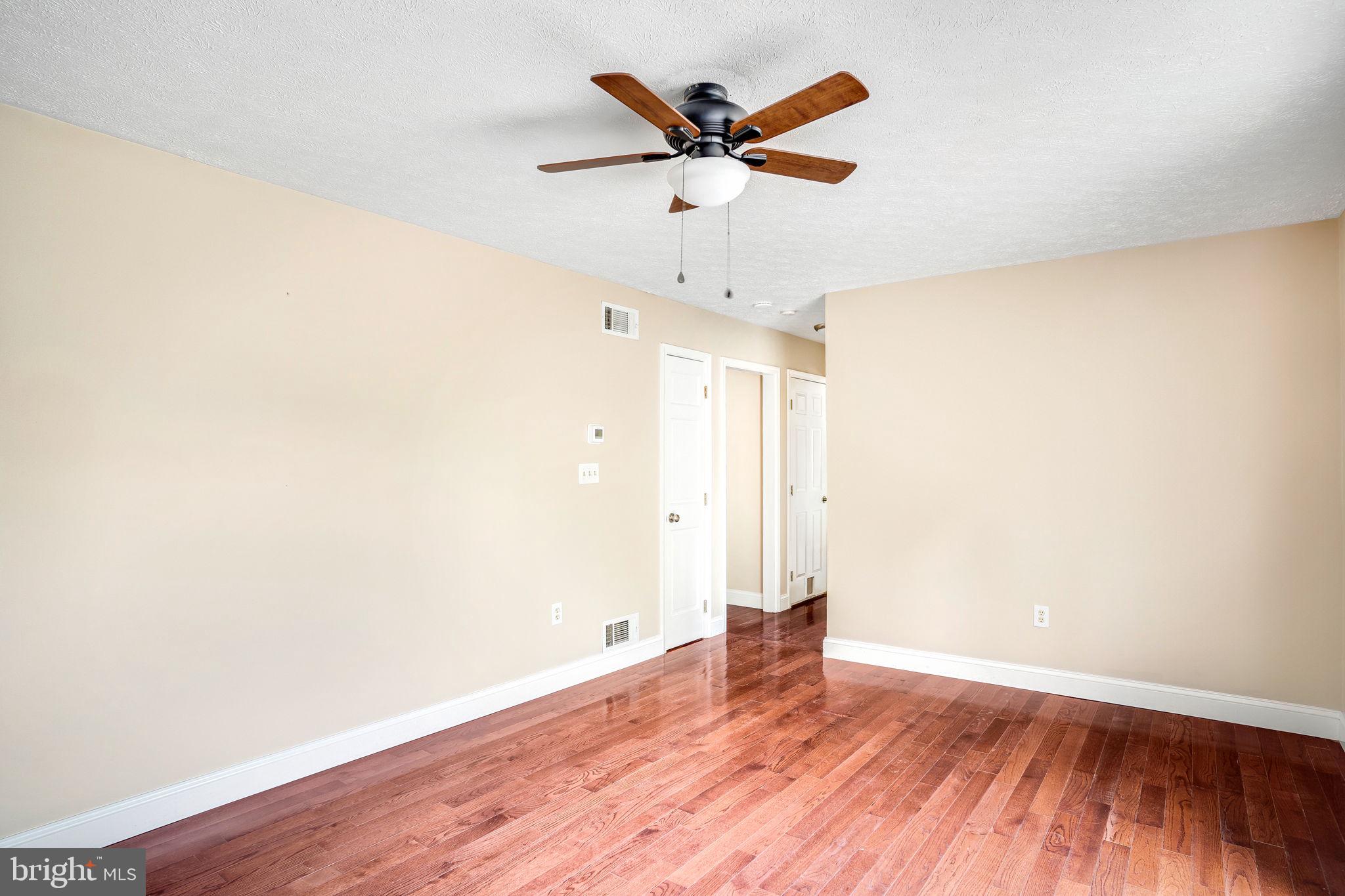 WAKELAND MANOR - Residential