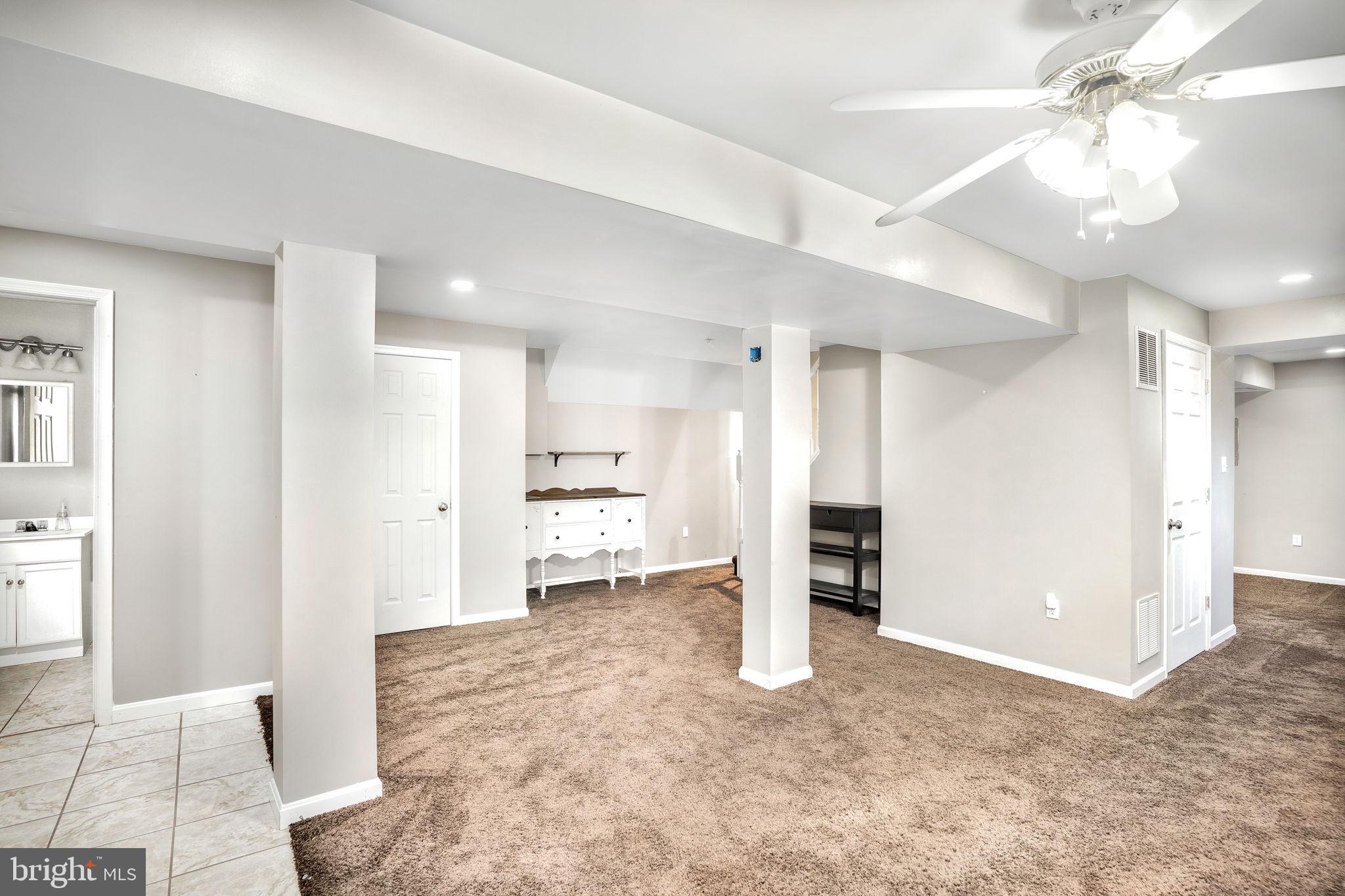 WAKELAND MANOR - Residential