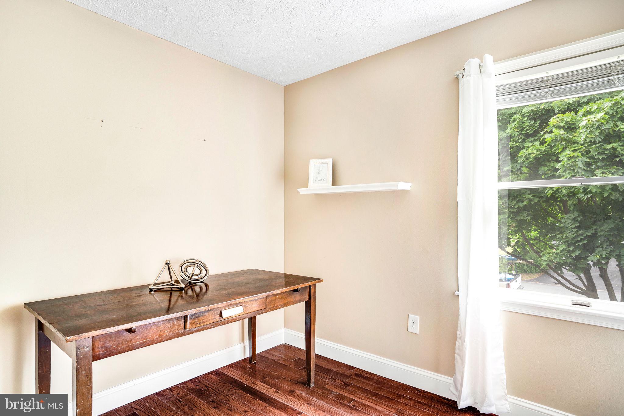 WAKELAND MANOR - Residential