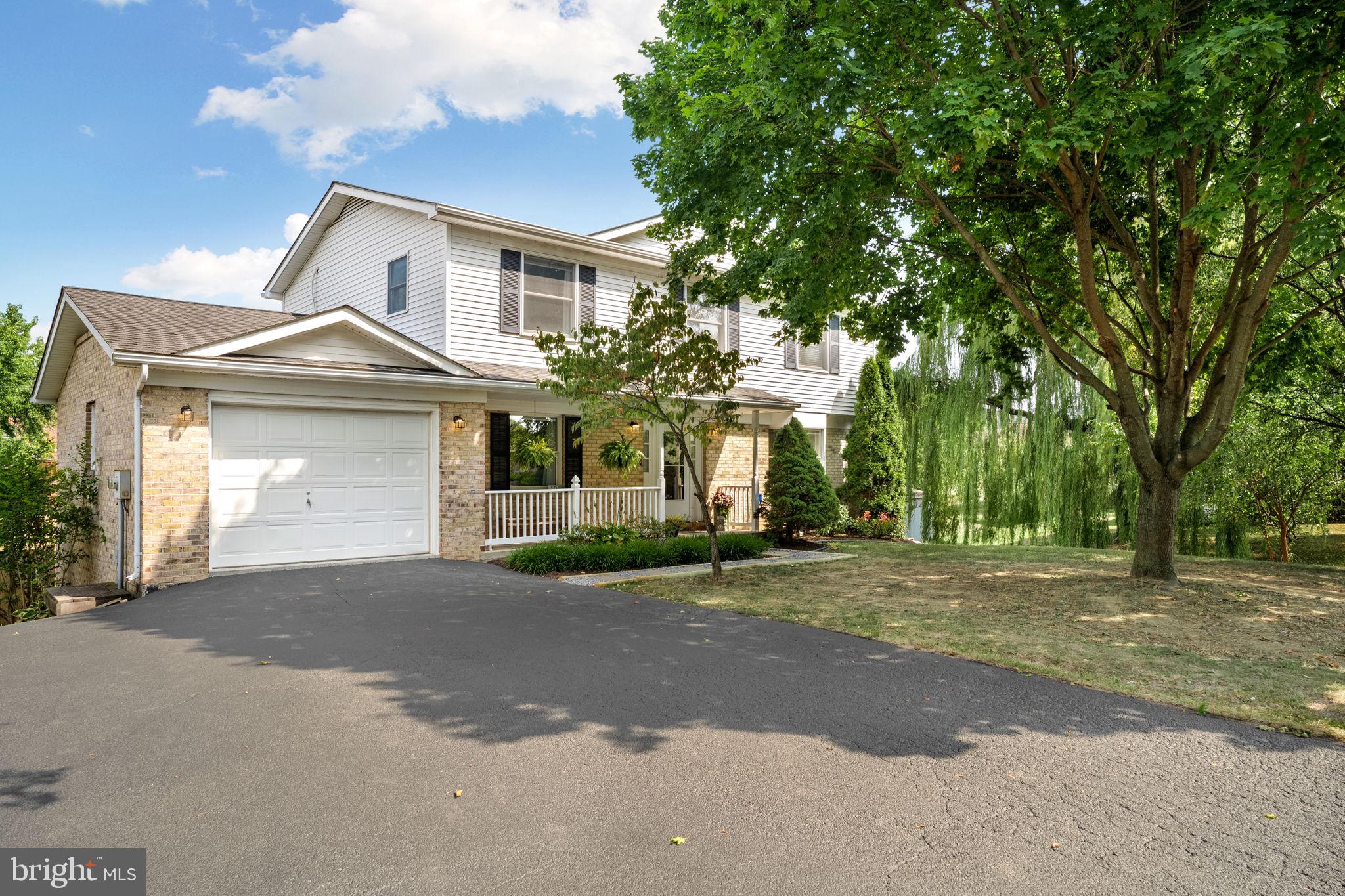 WAKELAND MANOR - Residential