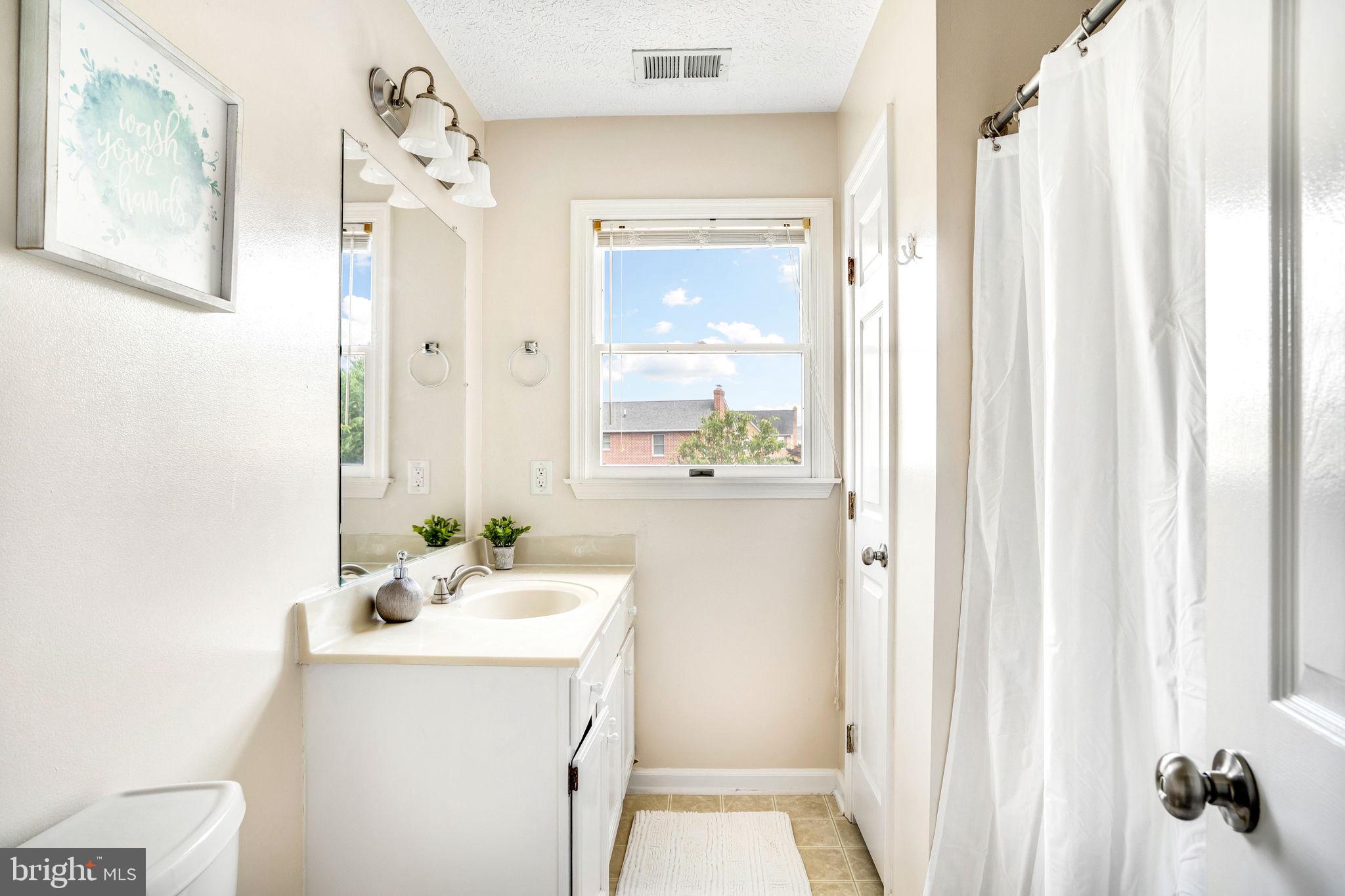 WAKELAND MANOR - Residential