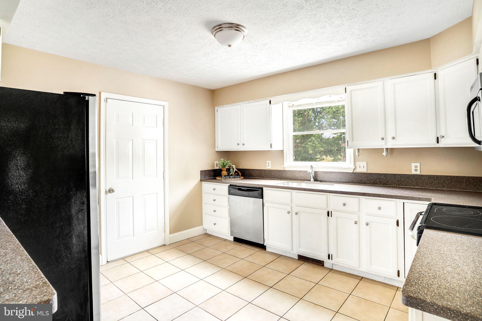 WAKELAND MANOR - Residential