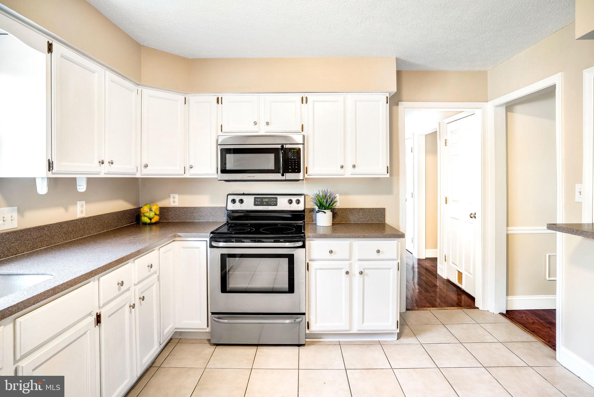 WAKELAND MANOR - Residential