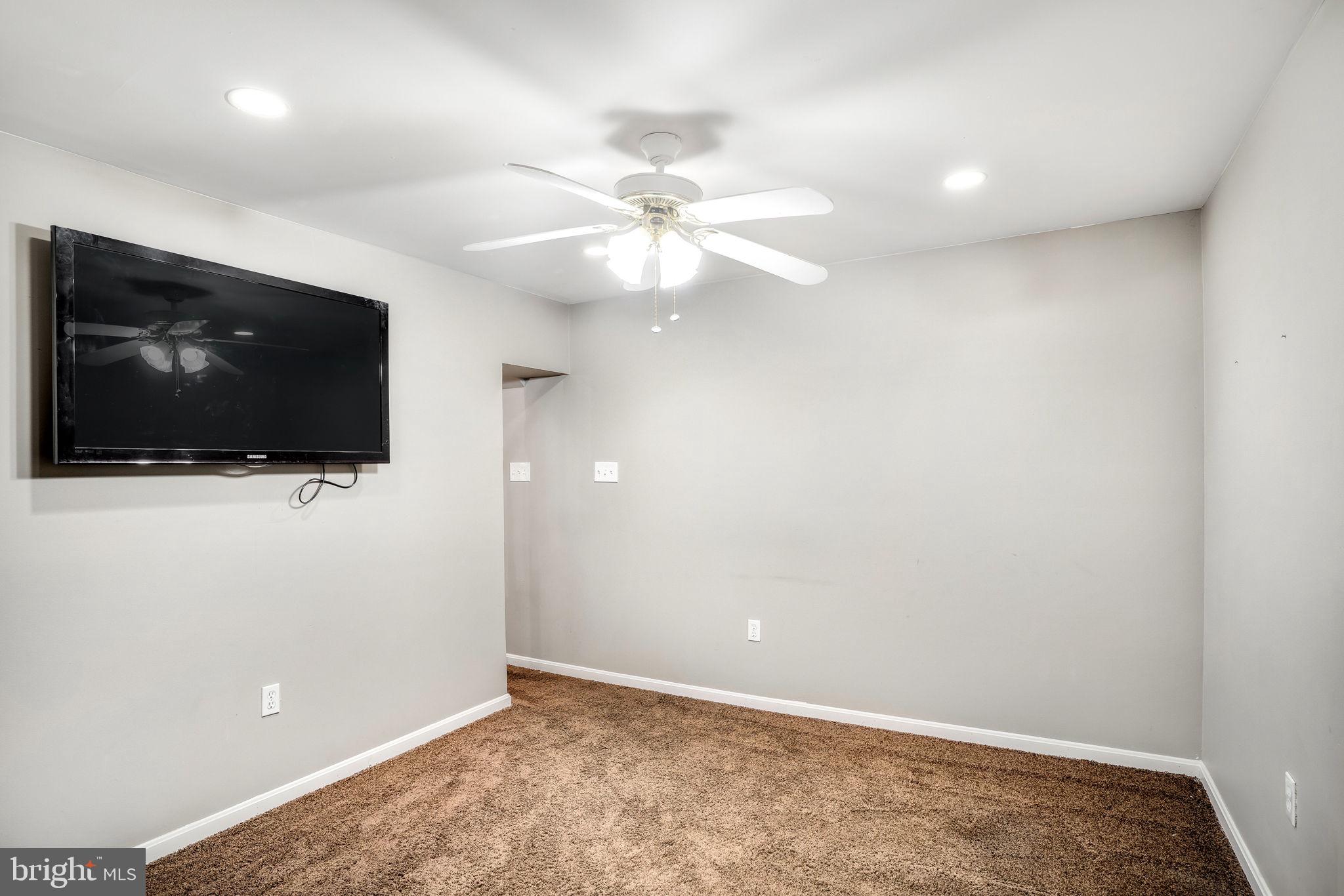 WAKELAND MANOR - Residential