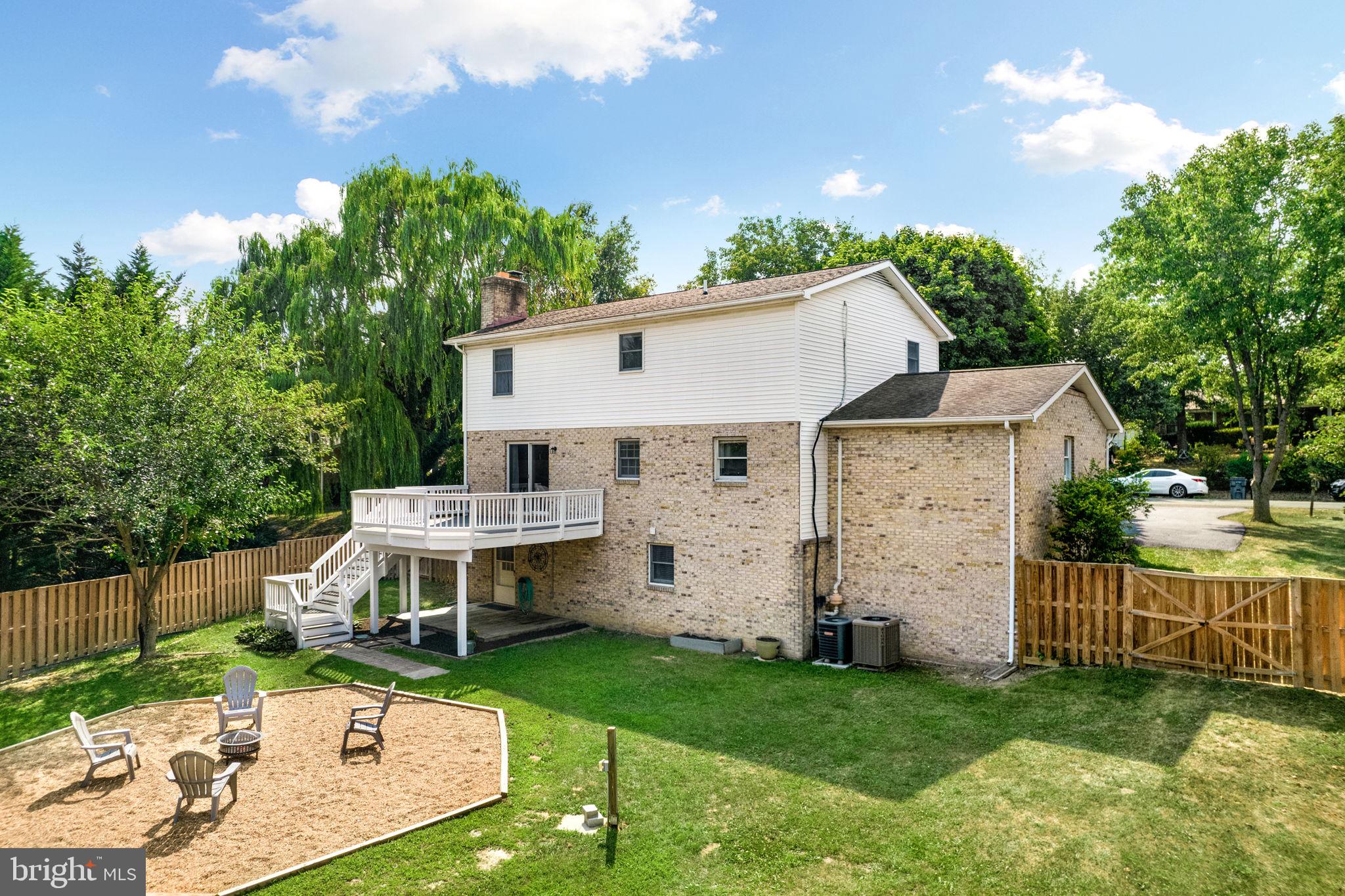 WAKELAND MANOR - Residential