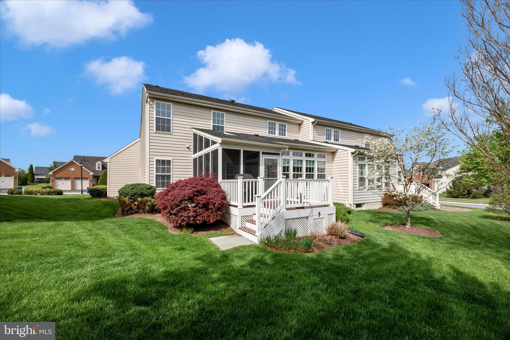 SIGNATURE CLUB AT GREENVIEW - Residential