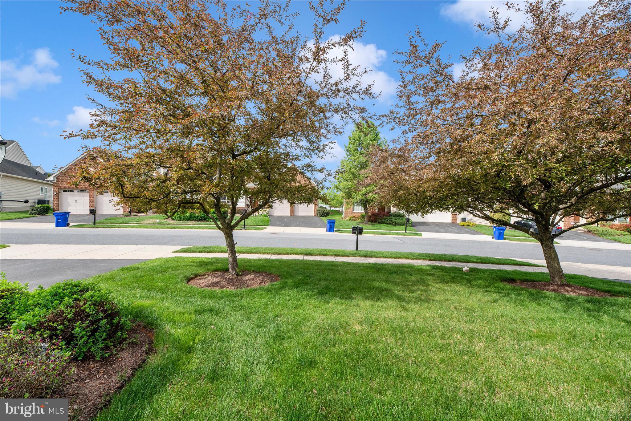 SIGNATURE CLUB AT GREENVIEW - Residential