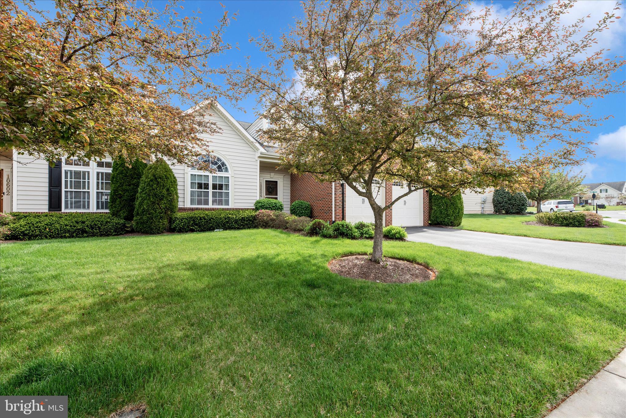 SIGNATURE CLUB AT GREENVIEW - Residential