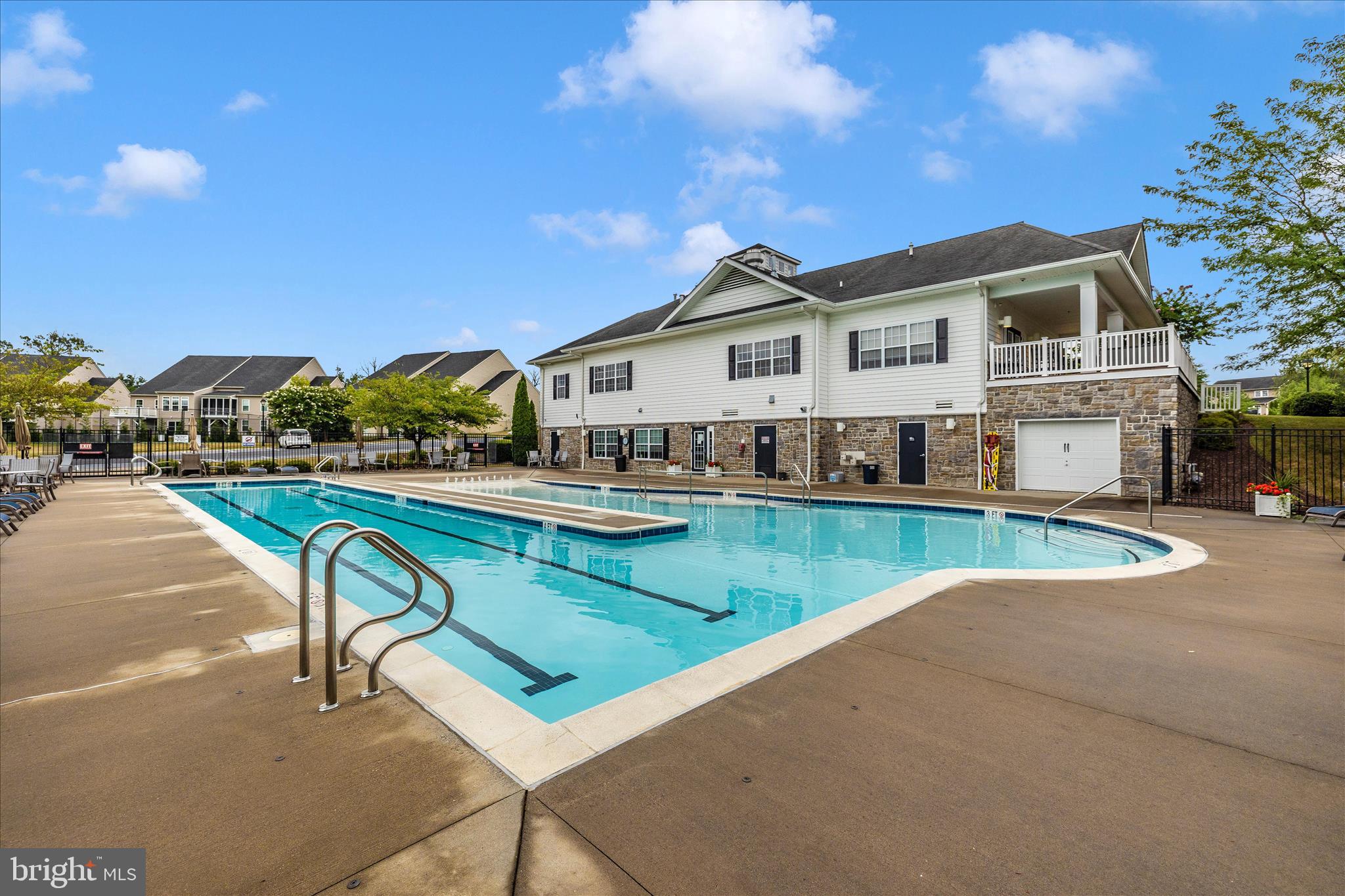 SIGNATURE CLUB AT GREENVIEW - Residential