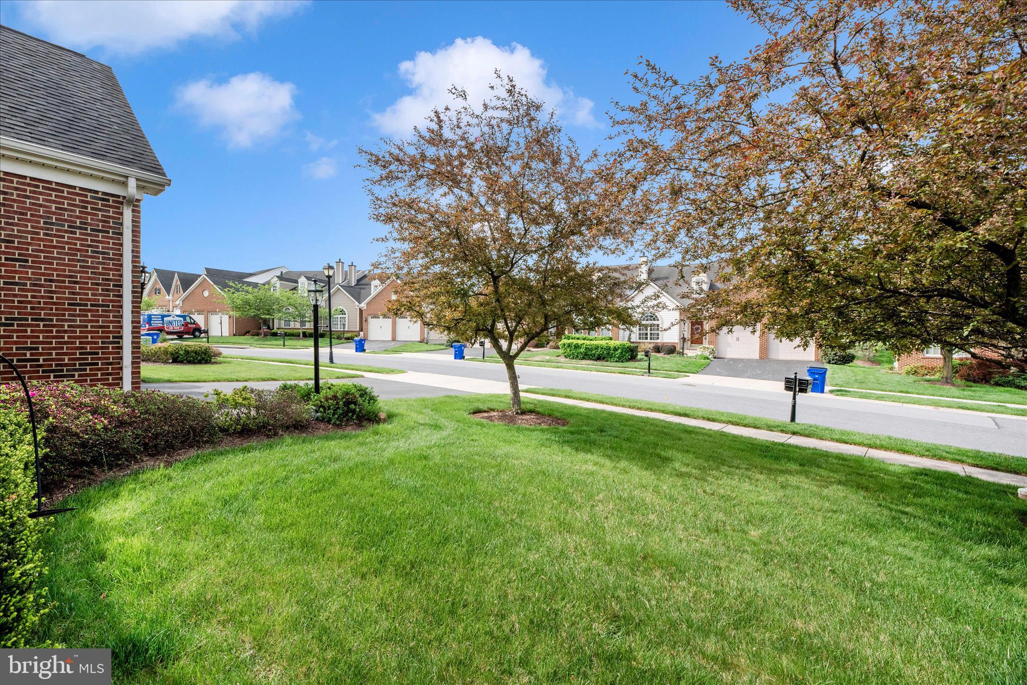 SIGNATURE CLUB AT GREENVIEW - Residential