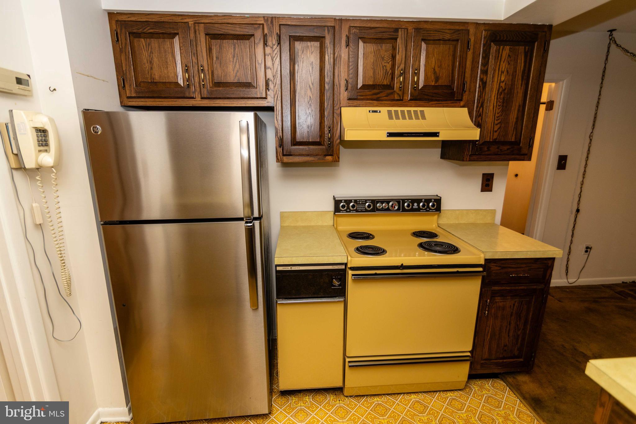 987 PUTNAM BOULEVARD