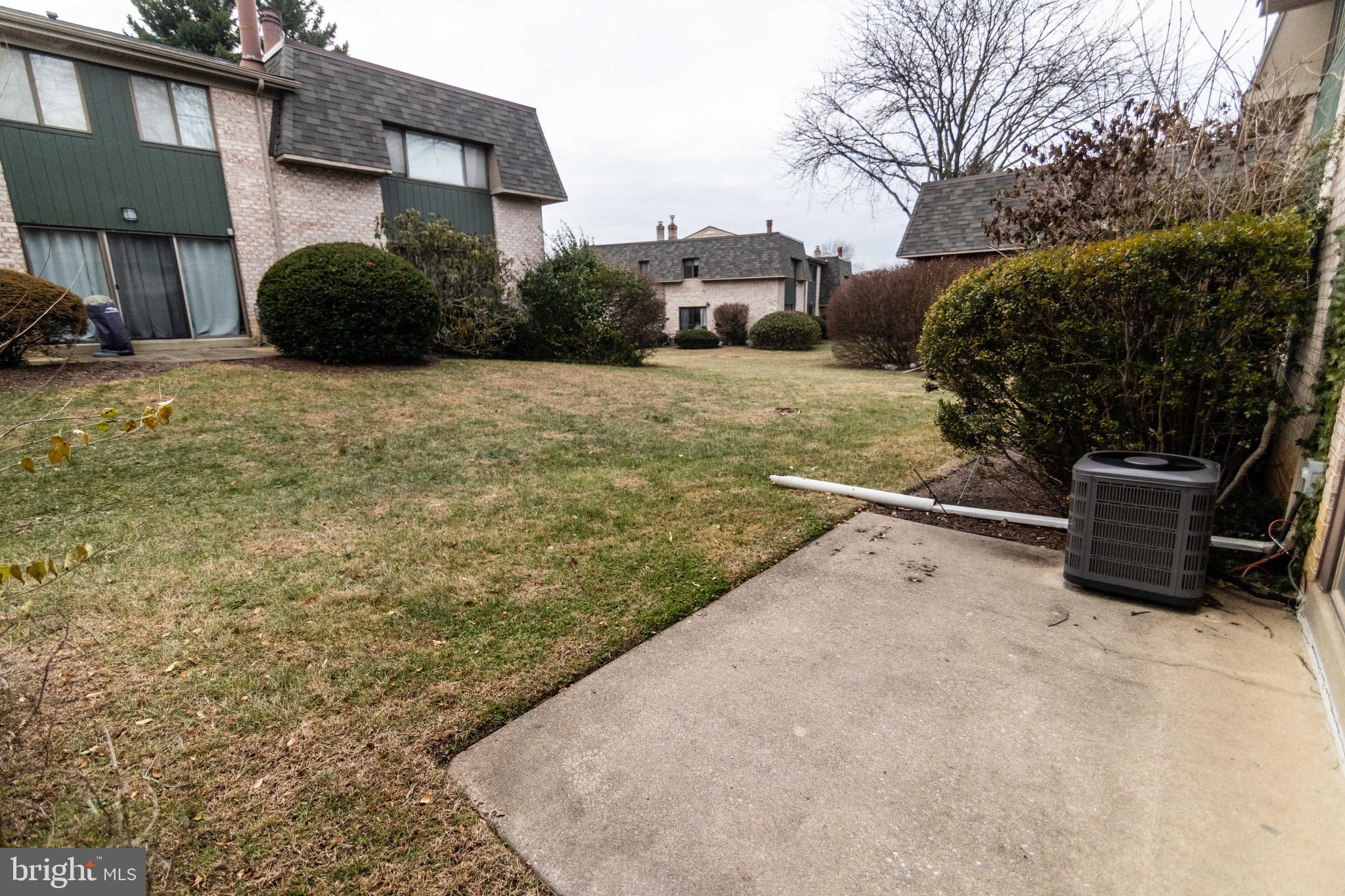 987 PUTNAM BOULEVARD